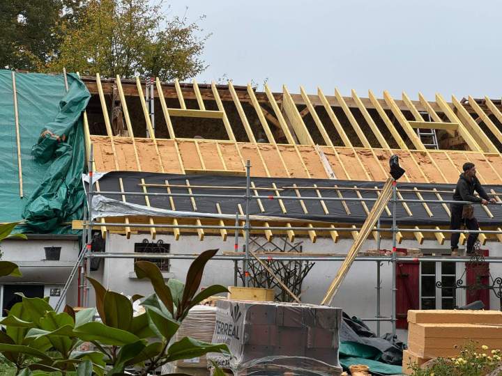 Nous proposons des solutions d’isolation de toiture efficaces.